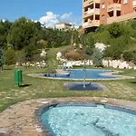 Luxury 2 Bed Freeview Tv Wi Marbella