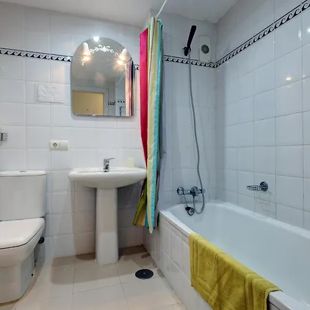 Luxury 2 Bed Freeview Tv Wi *
