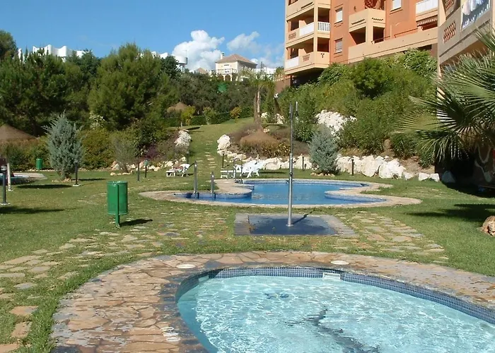 Luxury 2 Bed Freeview Tv Wi