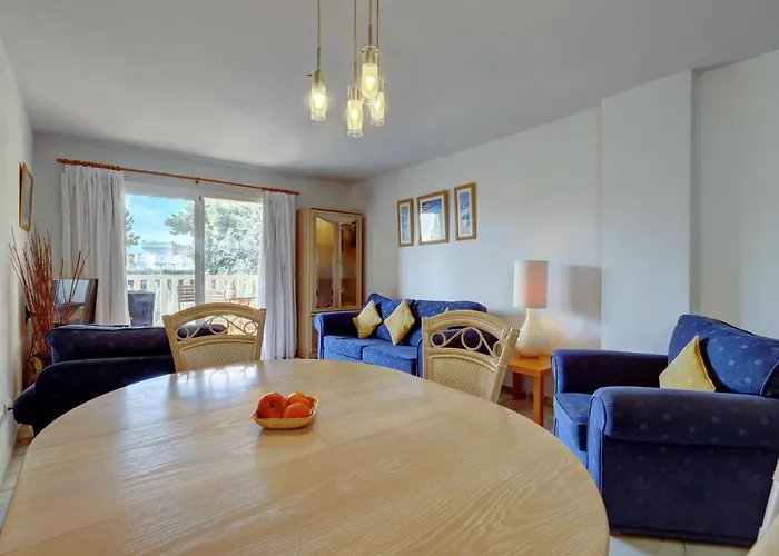 Luxury 2 Bed Freeview Tv Wi *