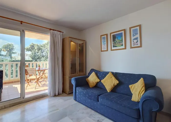 Luxury 2 Bed Freeview Tv Wi Apartment Marbella