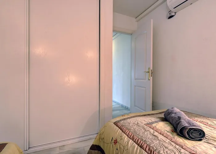 Luxury 2 Bed Freeview Tv Wi *