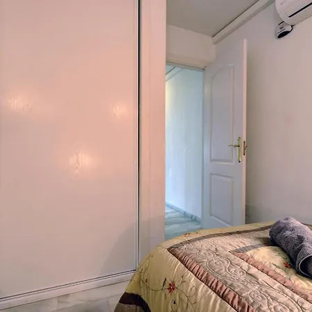 Luxury 2 Bed Freeview Tv Wi *